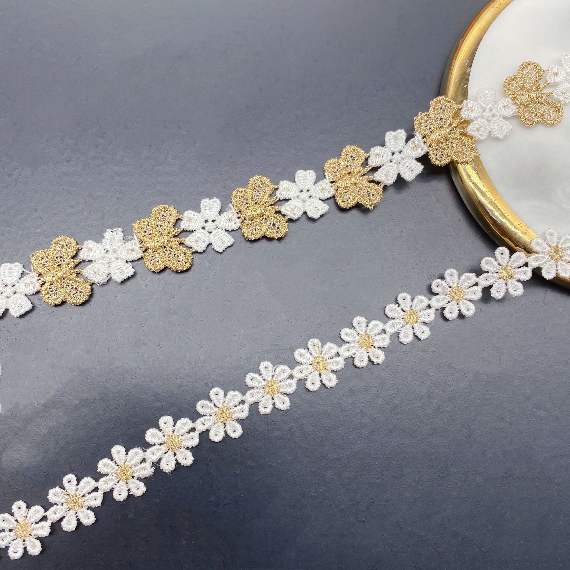 Hollow Embroidery Two-color Sm - огляд і ціна Lace Ribbon Trim