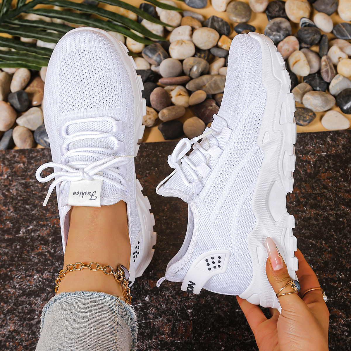 Women's sports shoes 2025: Bre - огляд і ціна Guipure Lace Panel
